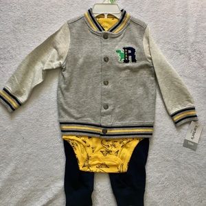 NWT Carter’s Boys Fleece Outfit (18 Months)